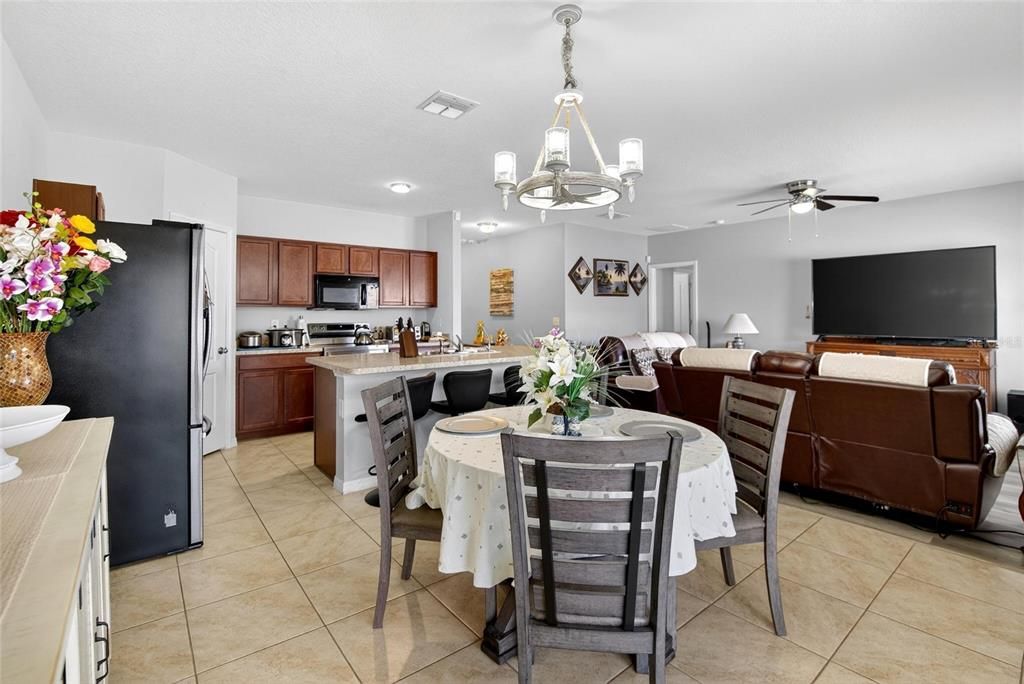 For Sale: $299,999 (4 beds, 2 baths, 1793 Square Feet)