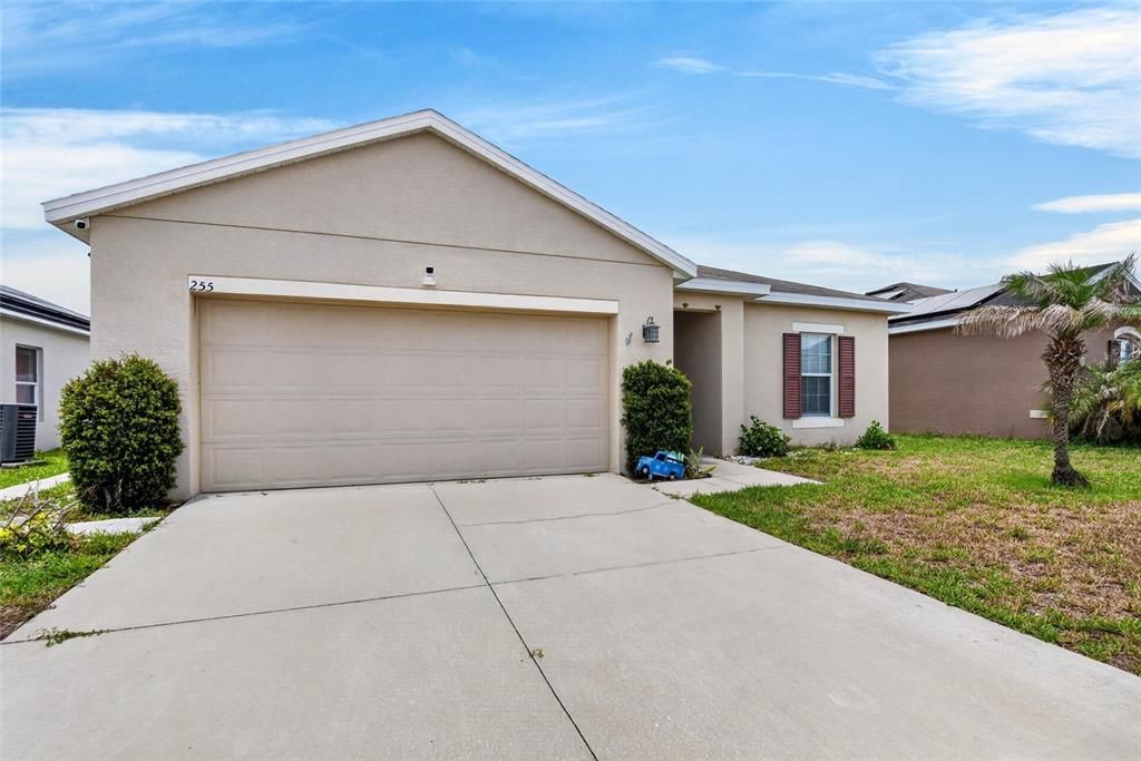 For Sale: $299,999 (4 beds, 2 baths, 1793 Square Feet)