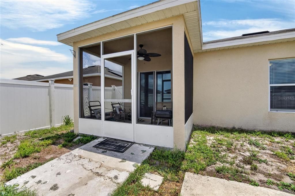 For Sale: $299,999 (4 beds, 2 baths, 1793 Square Feet)