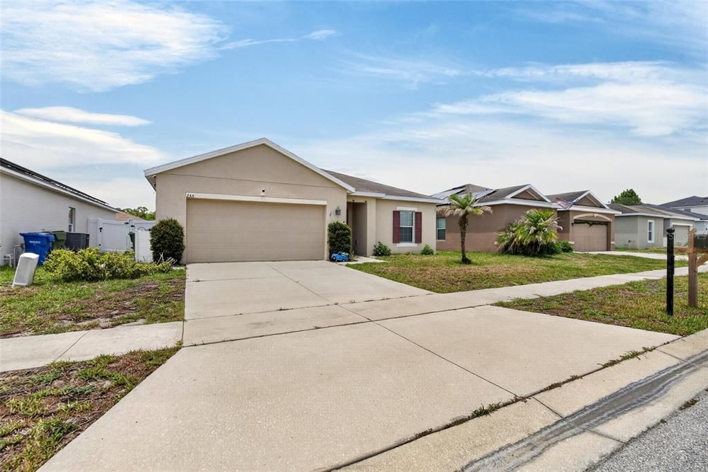 For Sale: $299,999 (4 beds, 2 baths, 1793 Square Feet)
