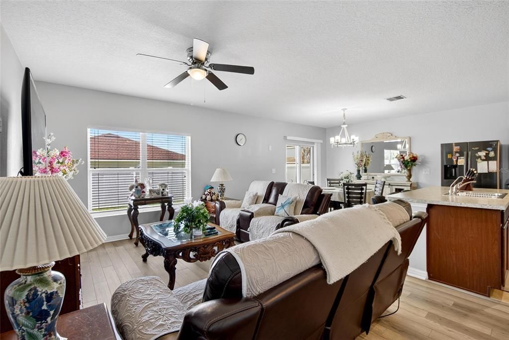 For Sale: $299,999 (4 beds, 2 baths, 1793 Square Feet)