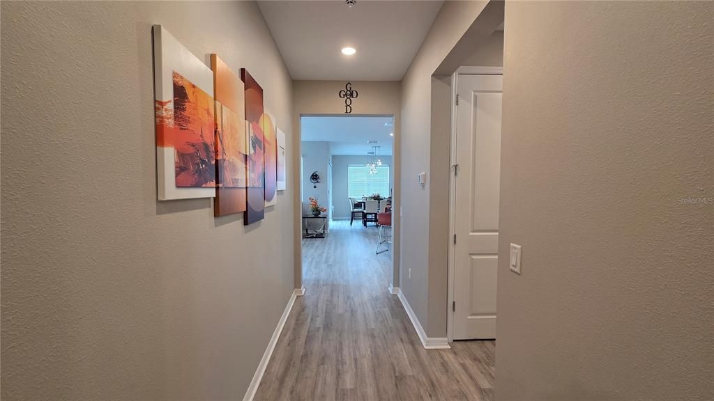 For Sale: $347,900 (3 beds, 2 baths, 1710 Square Feet)