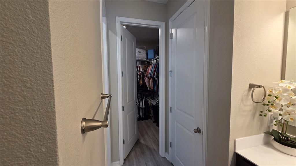 For Sale: $347,900 (3 beds, 2 baths, 1710 Square Feet)