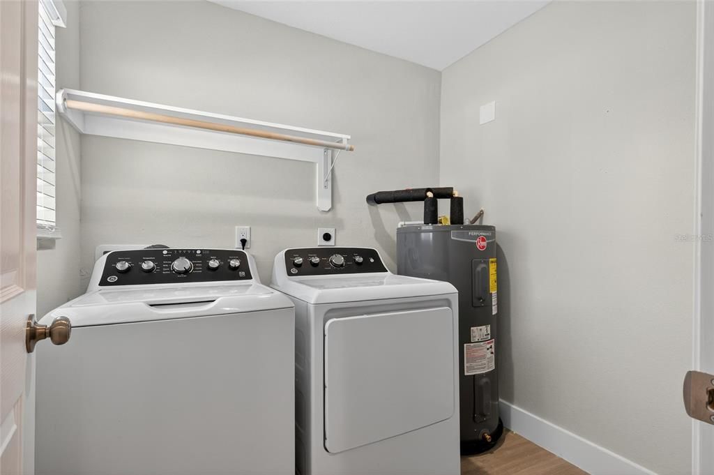 For Sale: $529,000 (3 beds, 2 baths, 1344 Square Feet)