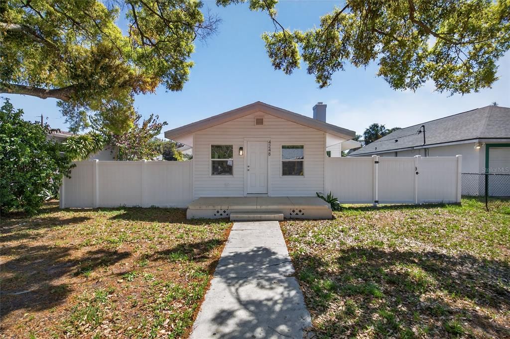 For Sale: $529,000 (3 beds, 2 baths, 1344 Square Feet)