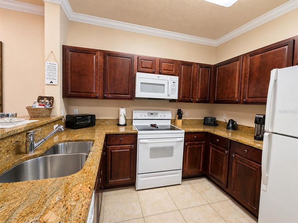For Sale: $205,000 (2 beds, 2 baths, 1134 Square Feet)