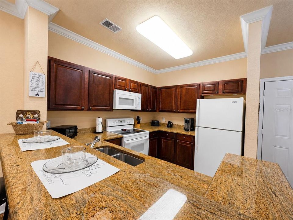 For Sale: $205,000 (2 beds, 2 baths, 1134 Square Feet)