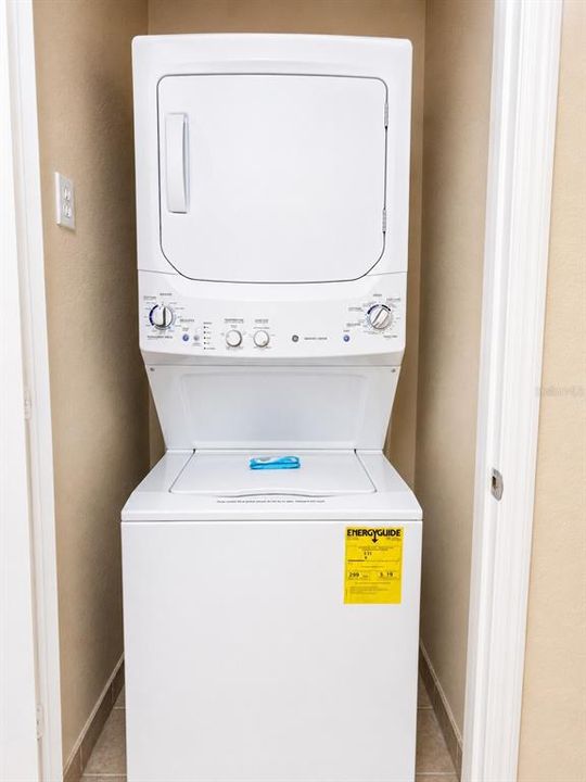 For Sale: $205,000 (2 beds, 2 baths, 1134 Square Feet)