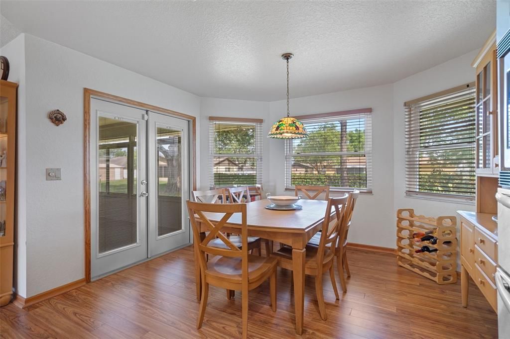 For Sale: $320,000 (3 beds, 2 baths, 1822 Square Feet)