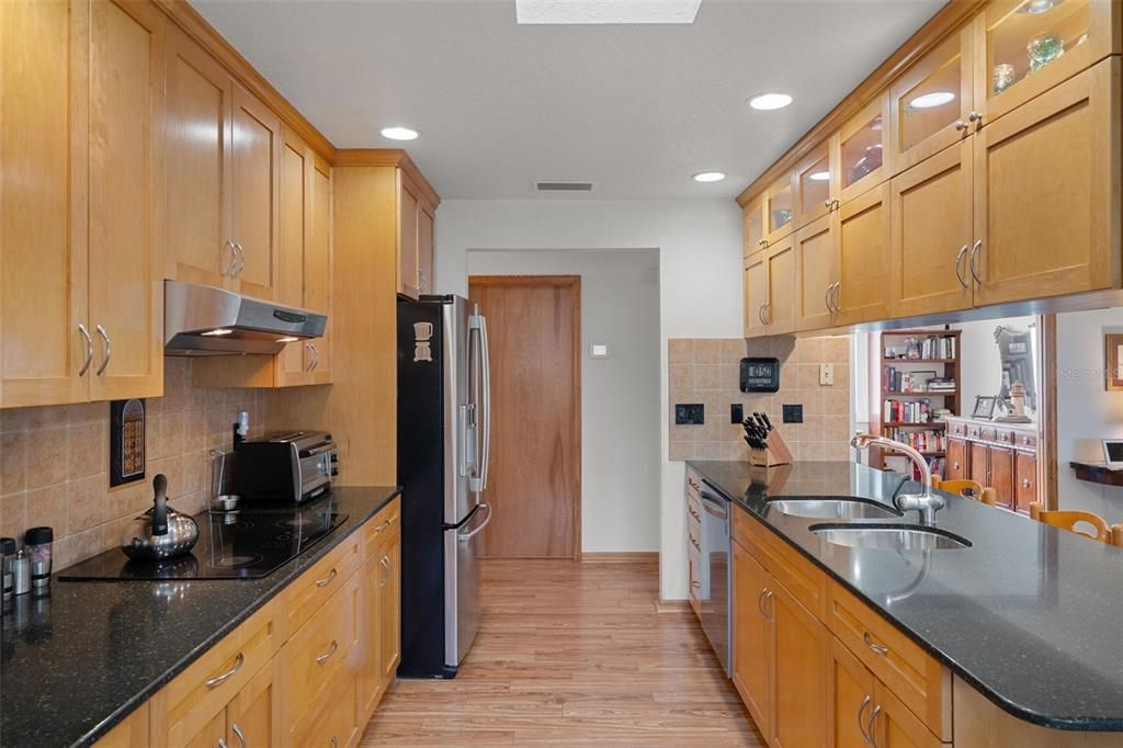 For Sale: $320,000 (3 beds, 2 baths, 1822 Square Feet)