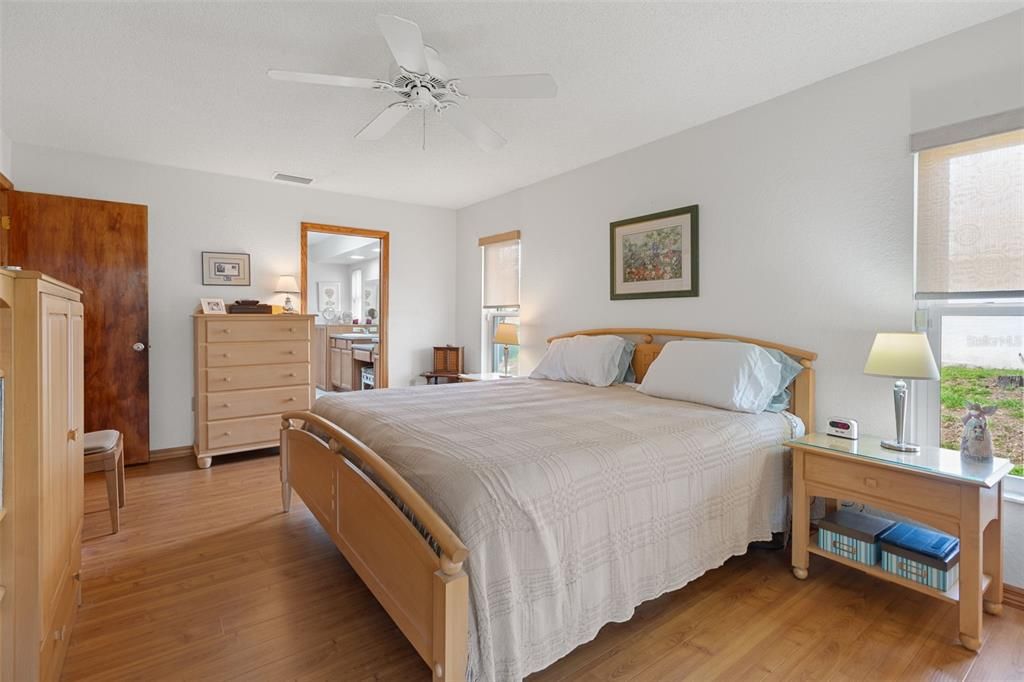 For Sale: $320,000 (3 beds, 2 baths, 1822 Square Feet)