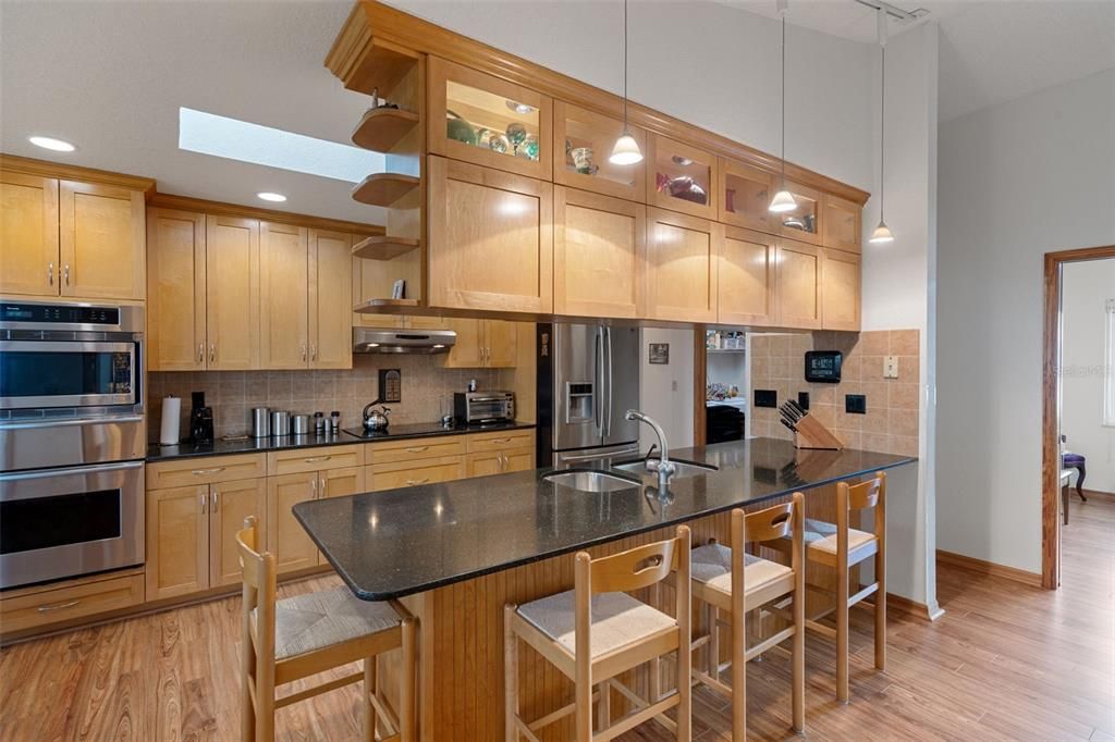For Sale: $320,000 (3 beds, 2 baths, 1822 Square Feet)