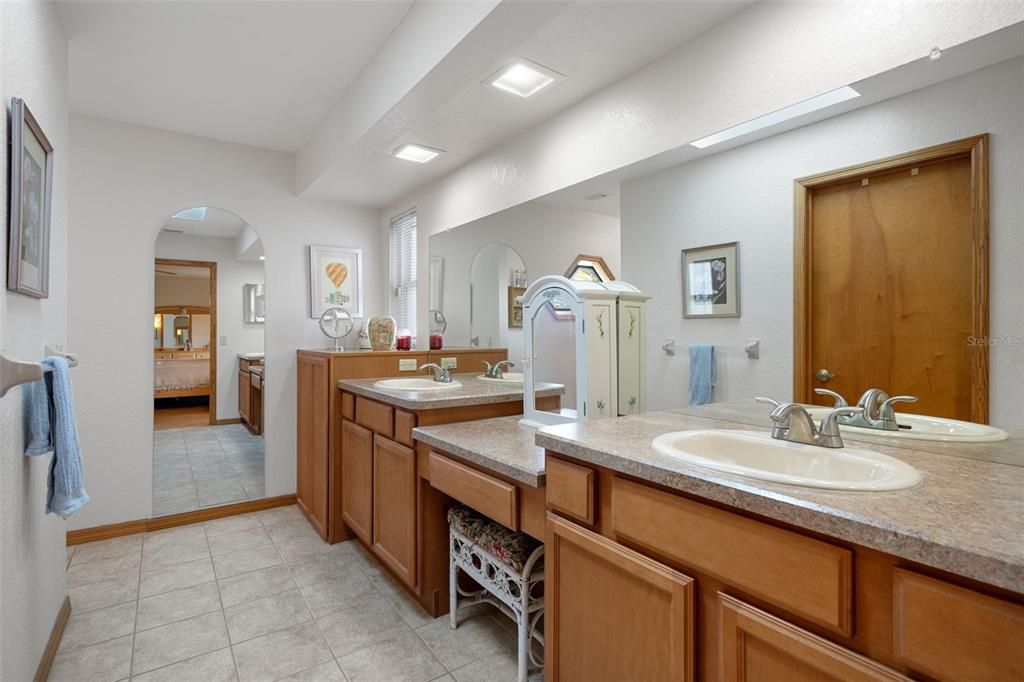 For Sale: $320,000 (3 beds, 2 baths, 1822 Square Feet)