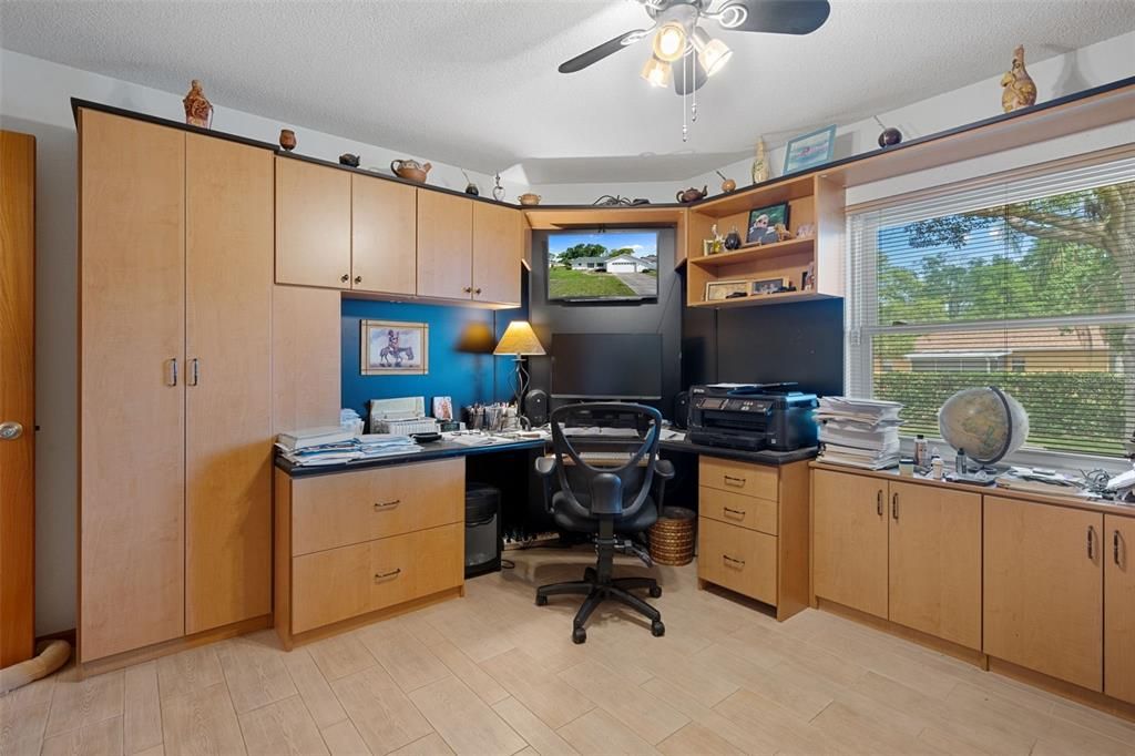 For Sale: $320,000 (3 beds, 2 baths, 1822 Square Feet)