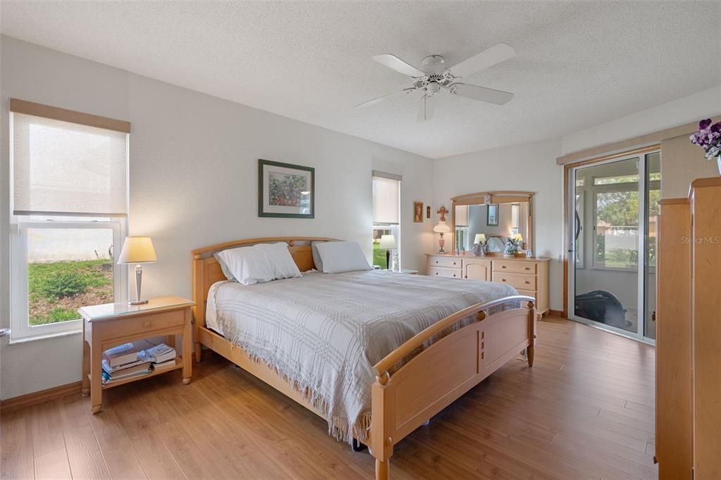 For Sale: $320,000 (3 beds, 2 baths, 1822 Square Feet)