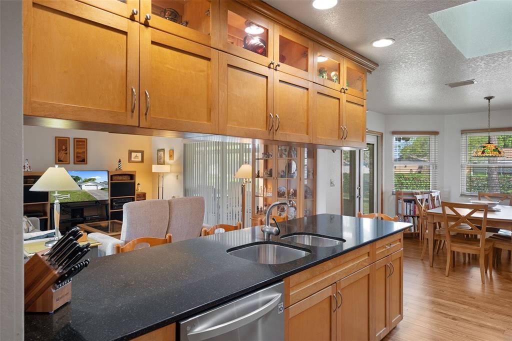 For Sale: $320,000 (3 beds, 2 baths, 1822 Square Feet)
