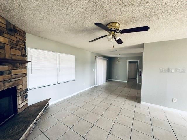 For Rent: $1,800 (4 beds, 2 baths, 1480 Square Feet)