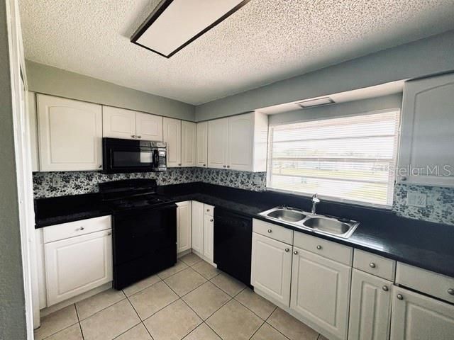 For Rent: $1,800 (4 beds, 2 baths, 1480 Square Feet)