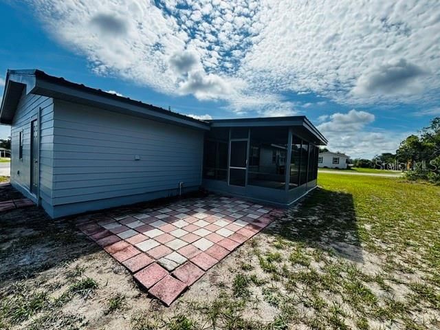 For Rent: $1,800 (4 beds, 2 baths, 1480 Square Feet)