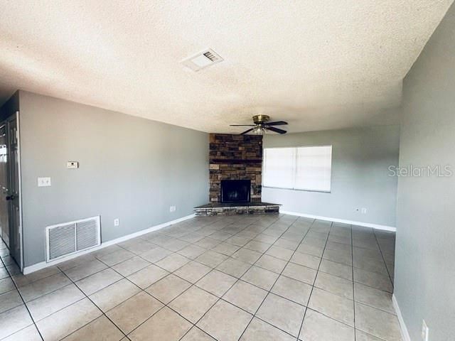 For Rent: $1,800 (4 beds, 2 baths, 1480 Square Feet)