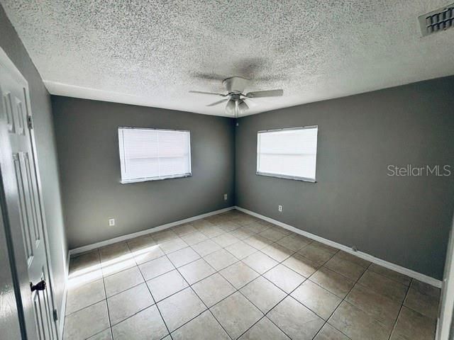 For Rent: $1,800 (4 beds, 2 baths, 1480 Square Feet)