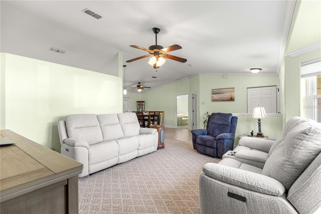 For Sale: $259,000 (3 beds, 2 baths, 1713 Square Feet)