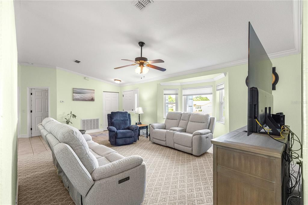 For Sale: $259,000 (3 beds, 2 baths, 1713 Square Feet)