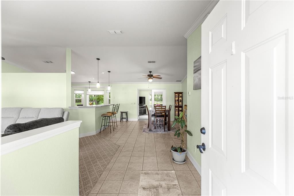 For Sale: $259,000 (3 beds, 2 baths, 1713 Square Feet)