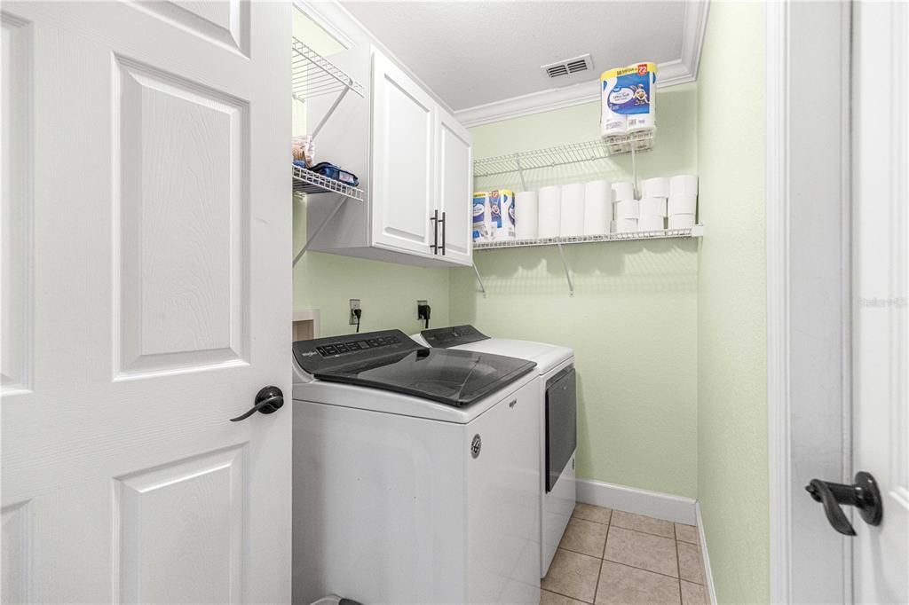 For Sale: $259,000 (3 beds, 2 baths, 1713 Square Feet)