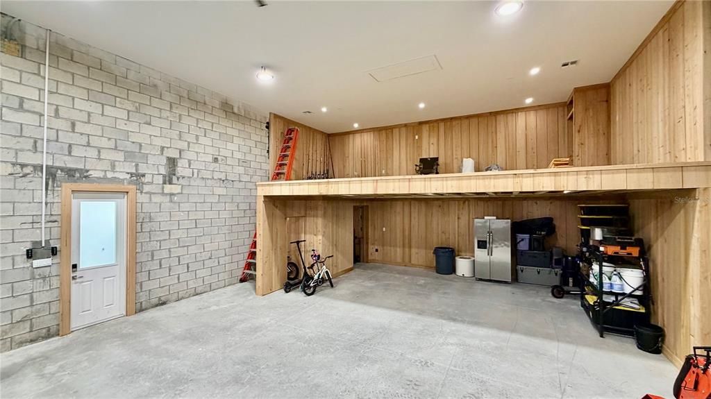 For Sale: $1,399,000 (2 beds, 3 baths, 2004 Square Feet)
