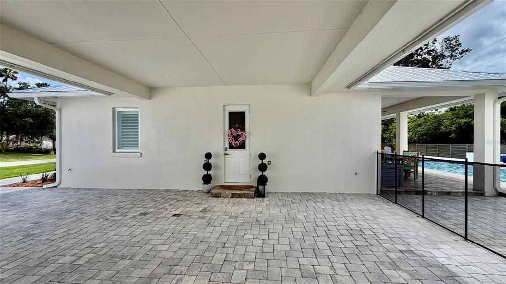 For Sale: $1,399,000 (2 beds, 3 baths, 2004 Square Feet)