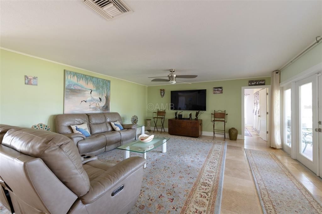 En Venta: $1,200,000 (4 camas, 3 baños, 2802 Pies cuadrados)