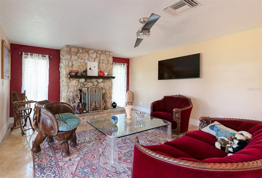 En Venta: $1,200,000 (4 camas, 3 baños, 2802 Pies cuadrados)