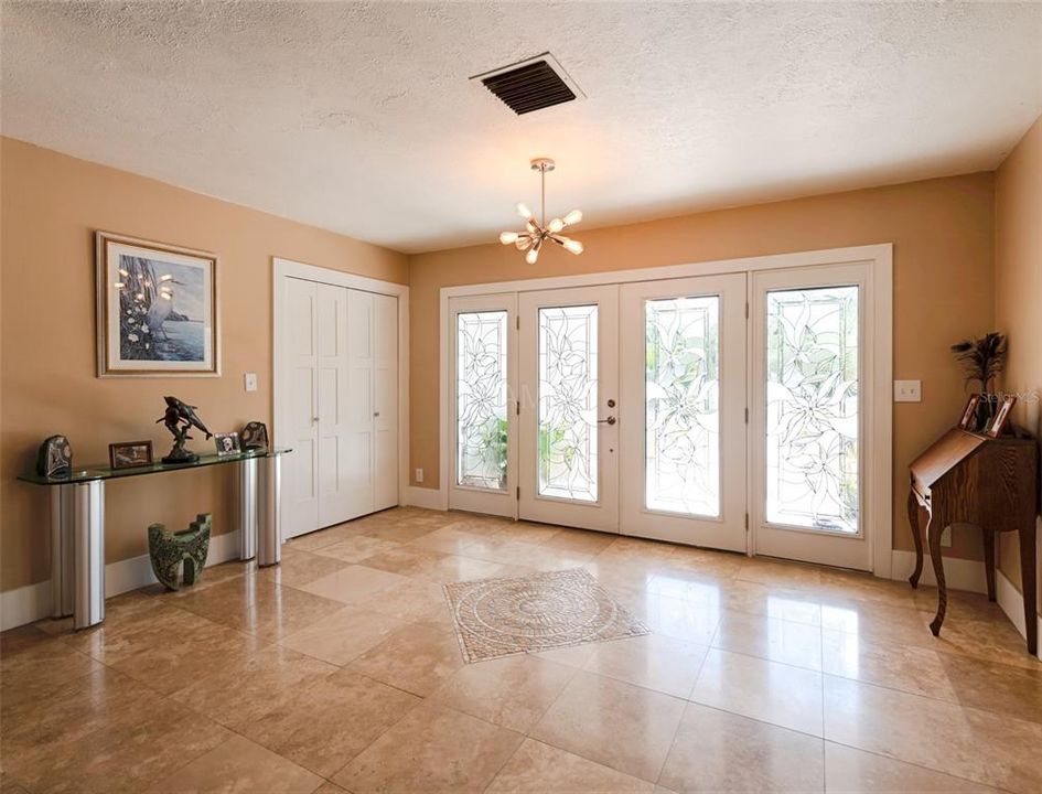 En Venta: $1,200,000 (4 camas, 3 baños, 2802 Pies cuadrados)