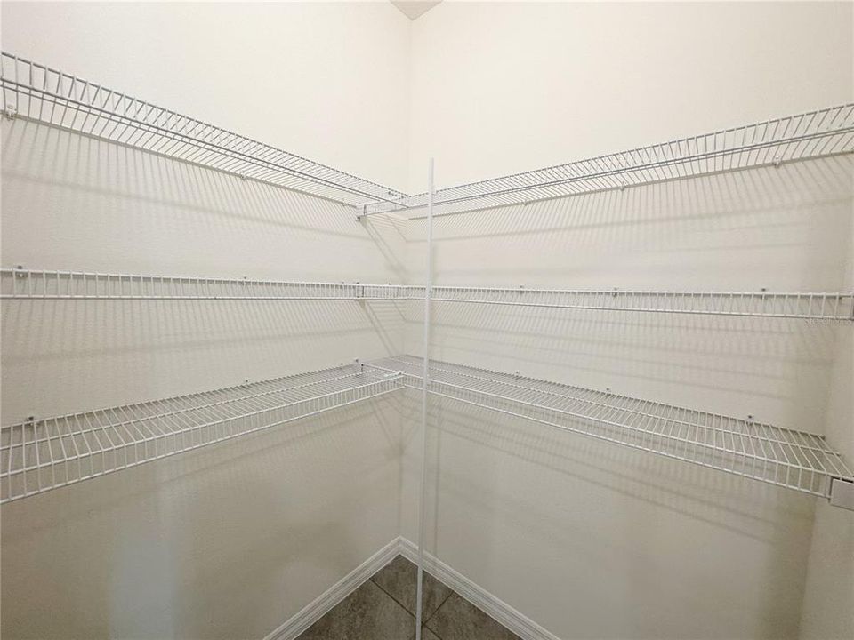 В аренду: $1,990 (4 спален, 2 ванн, 1828 Квадратных фут)