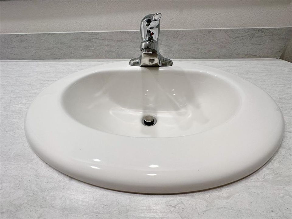 В аренду: $1,990 (4 спален, 2 ванн, 1828 Квадратных фут)