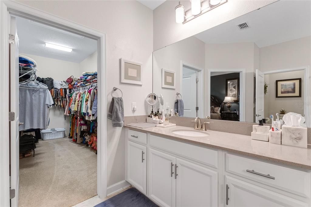 For Sale: $739,000 (5 beds, 4 baths, 3809 Square Feet)