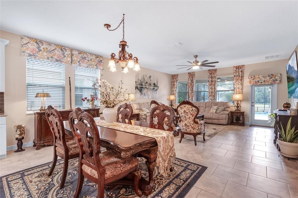 For Sale: $739,000 (5 beds, 4 baths, 3809 Square Feet)