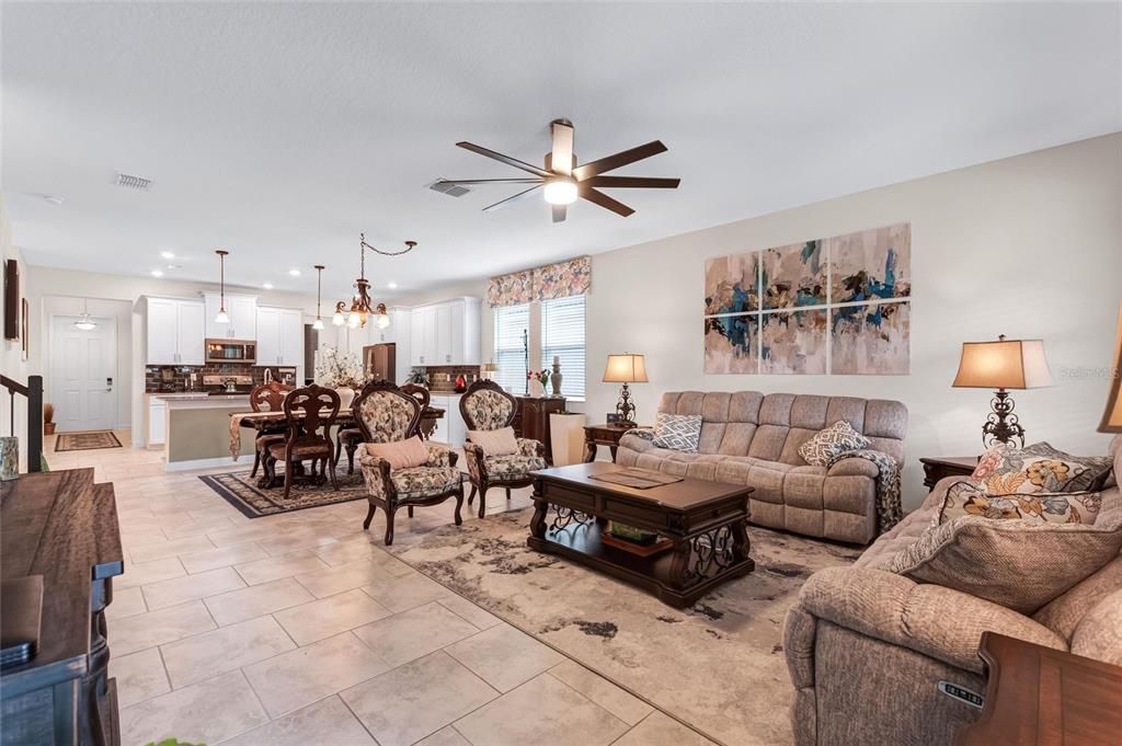 For Sale: $739,000 (5 beds, 4 baths, 3809 Square Feet)