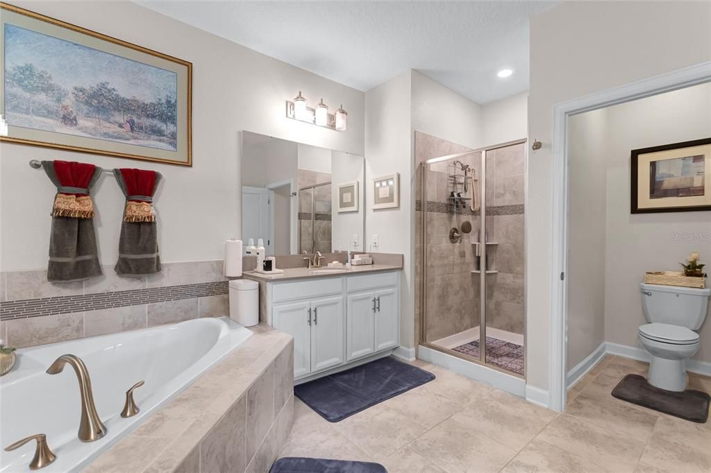 For Sale: $739,000 (5 beds, 4 baths, 3809 Square Feet)