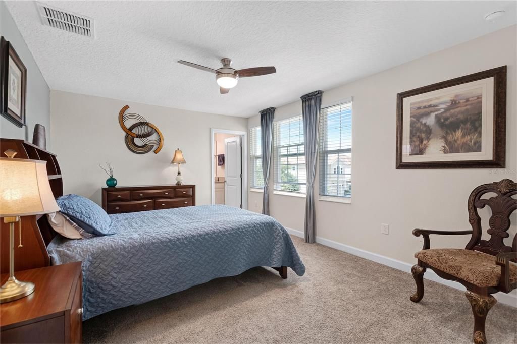 For Sale: $739,000 (5 beds, 4 baths, 3809 Square Feet)