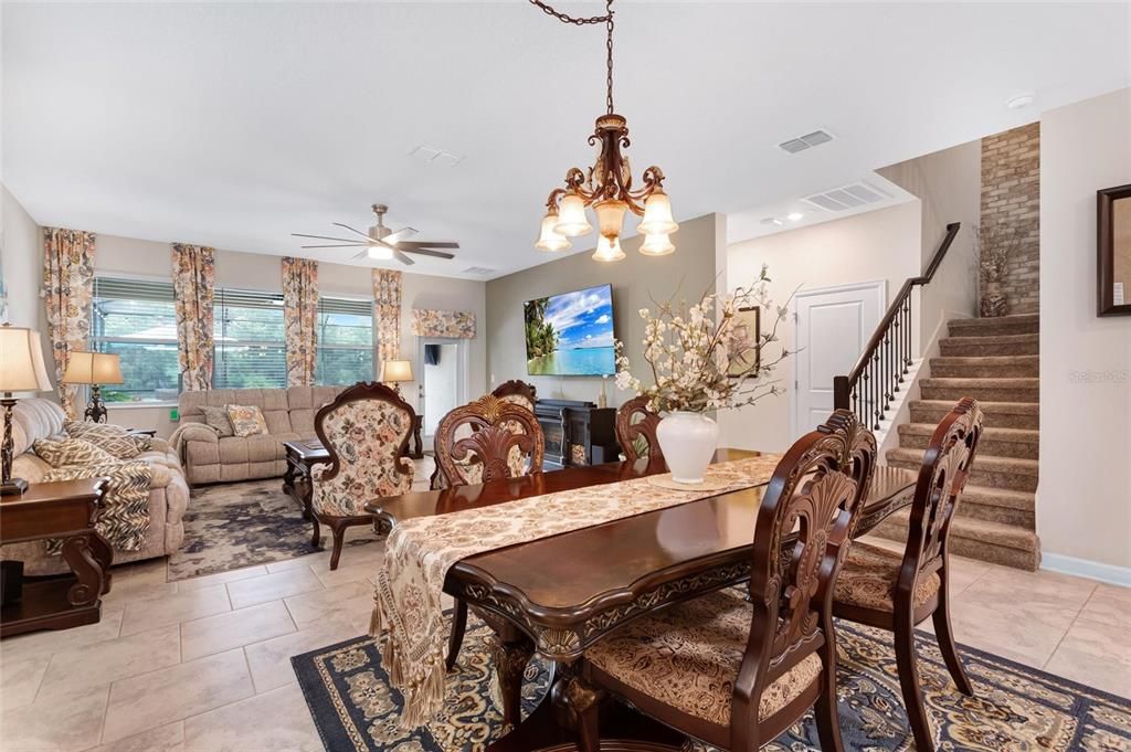For Sale: $739,000 (5 beds, 4 baths, 3809 Square Feet)