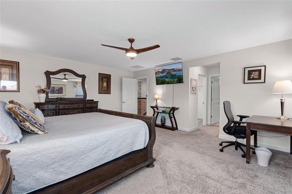 For Sale: $739,000 (5 beds, 4 baths, 3809 Square Feet)