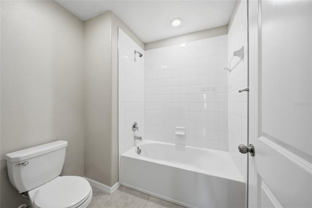 For Sale: $366,900 (5 beds, 2 baths, 2389 Square Feet)