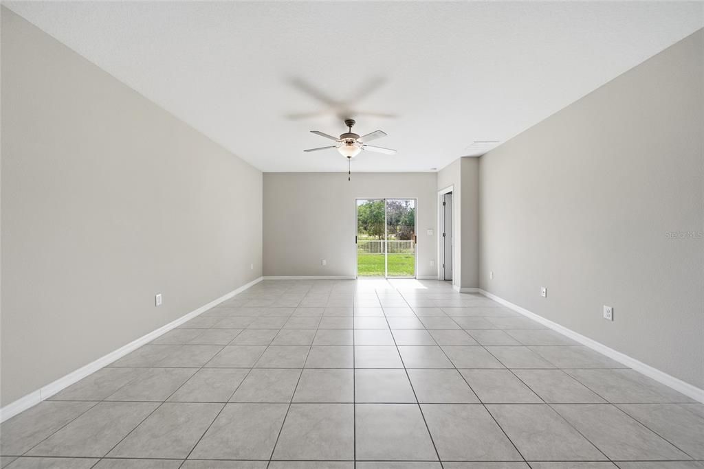 For Sale: $366,900 (5 beds, 2 baths, 2389 Square Feet)