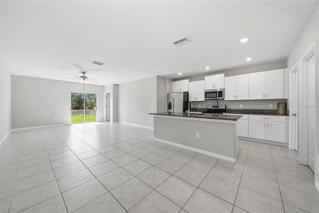 For Sale: $366,900 (5 beds, 2 baths, 2389 Square Feet)