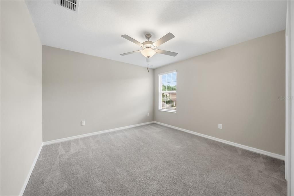 For Sale: $366,900 (5 beds, 2 baths, 2389 Square Feet)