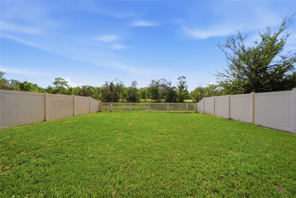 For Sale: $366,900 (5 beds, 2 baths, 2389 Square Feet)