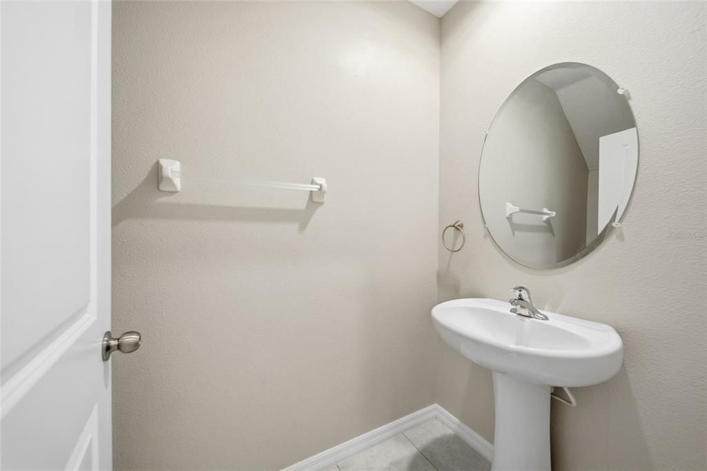 For Sale: $366,900 (5 beds, 2 baths, 2389 Square Feet)