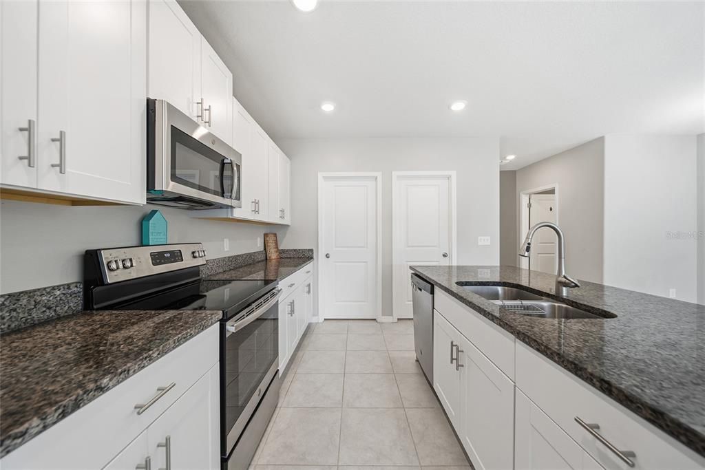 For Sale: $366,900 (5 beds, 2 baths, 2389 Square Feet)
